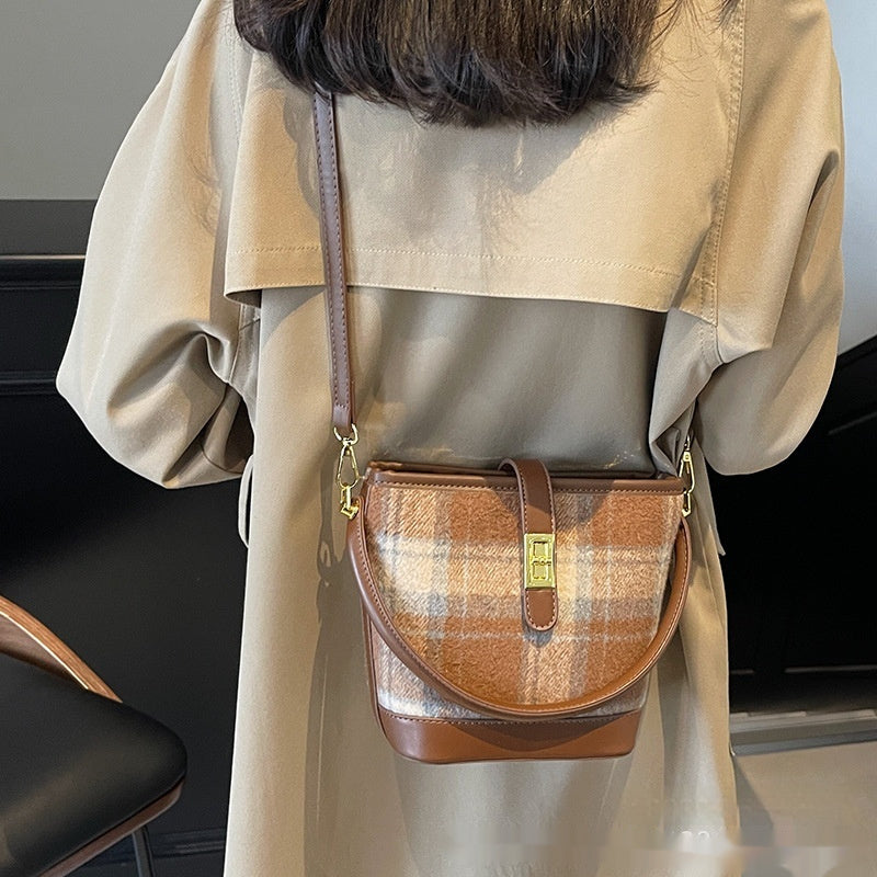 Korean-style Niche Vintage Suede Plaid Tote Bucket Bag