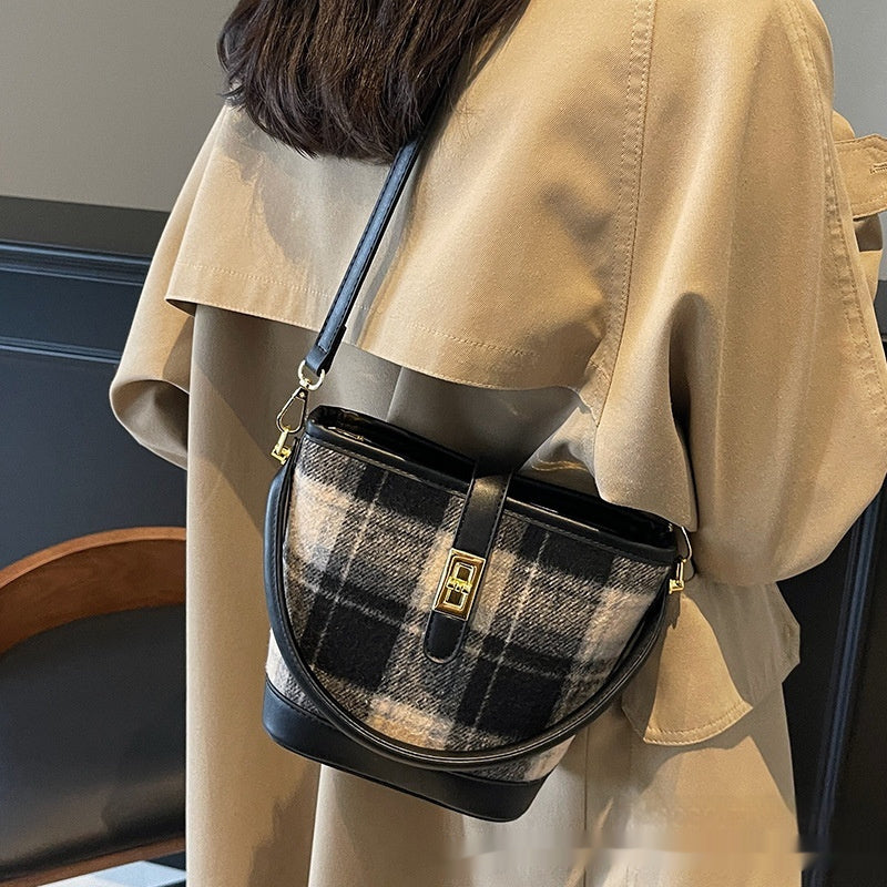 Korean-style Niche Vintage Suede Plaid Tote Bucket Bag