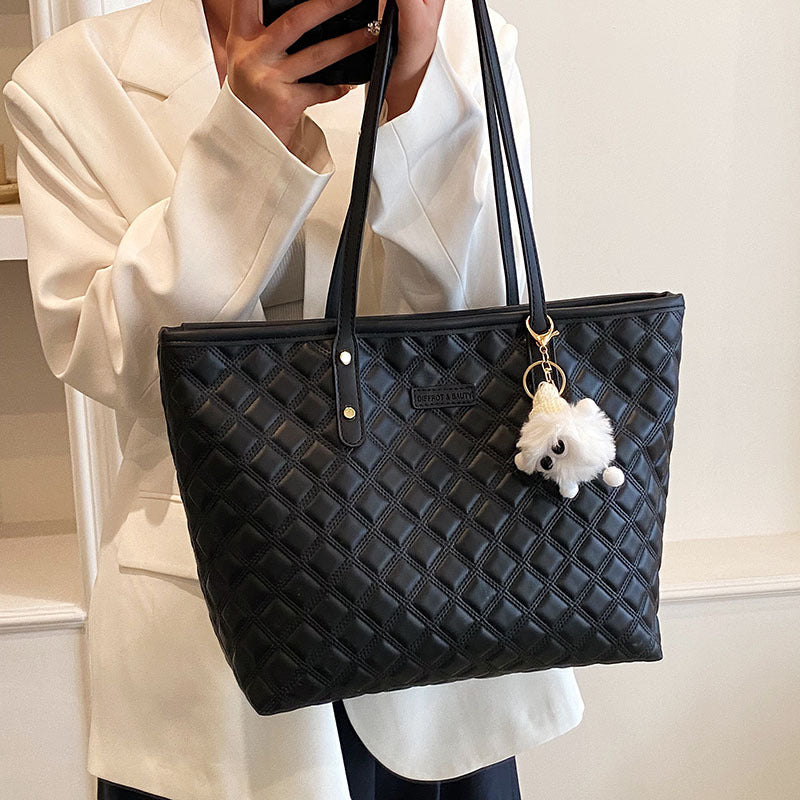 Commuter Shoulder Bag With A Diamond-check Pattern